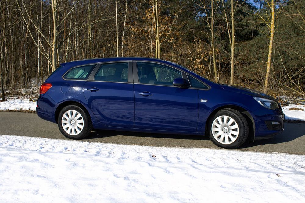 Opel Astra J 2015 kombi 1.6CDTI