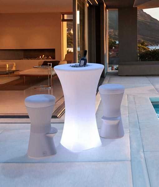 Mesa com luz para exterior