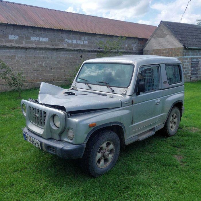 Kia retona 2.0 td, 4x4 , uszkodzona , na zmote.