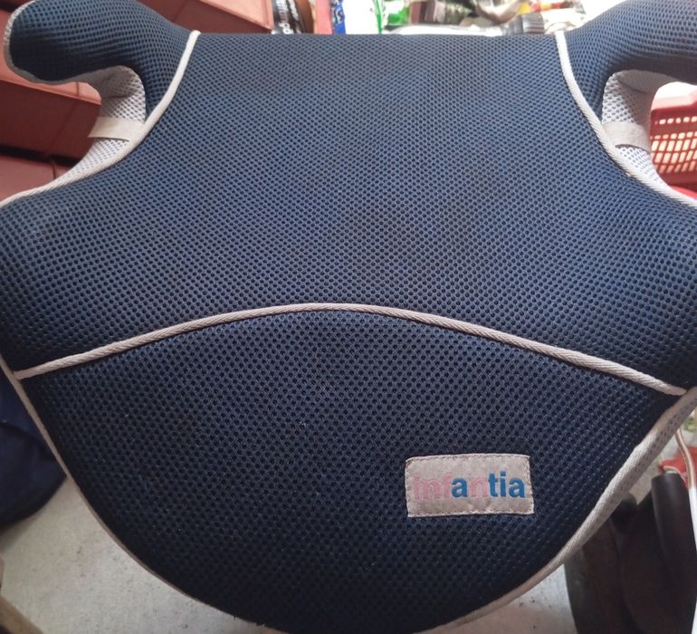 4 bancos para crianças na viatura