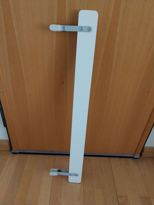 Berço Ikea Sundvik, colchão e barra lateral