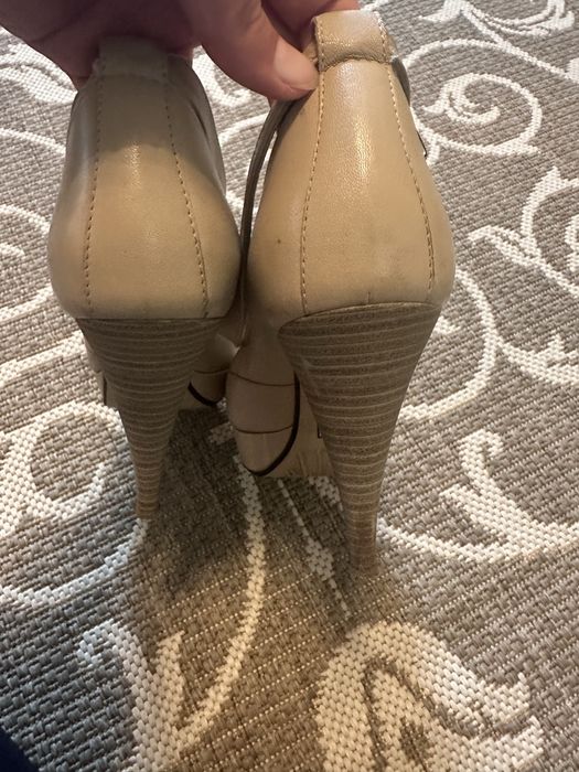 Босоніжки 38 розмір