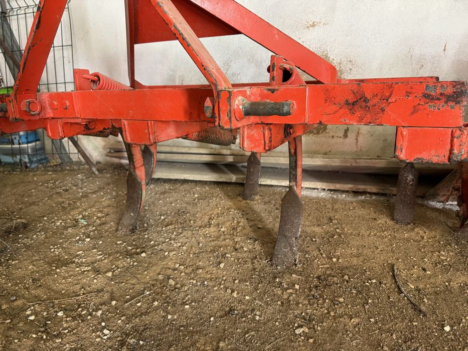 Escarificador e Frese para trator