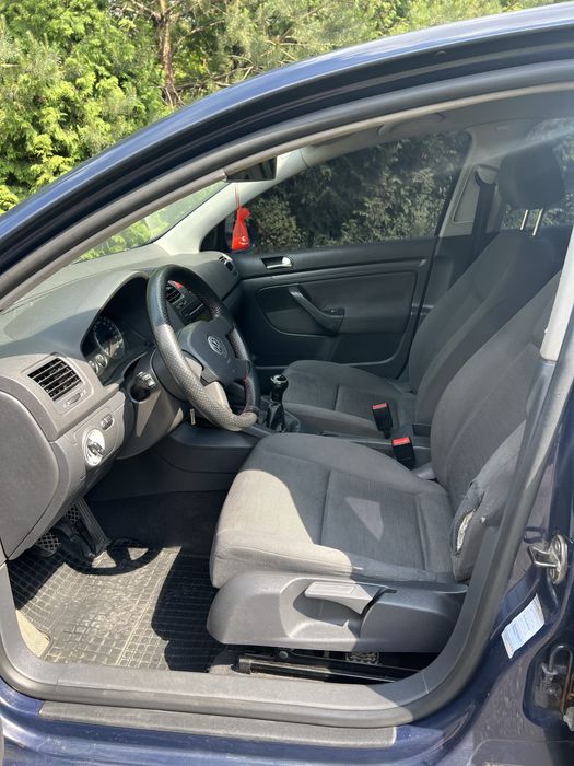 Volkswagen Golf V  2005 рік 1.9 tdi Нерозмитнений