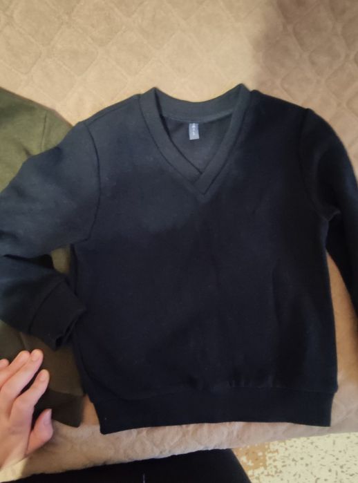Светри на весну на хлопців нові 116р