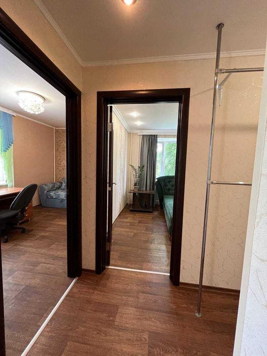 Продам 2 кімн. квартиру в р-ні " РОШЕН". 3/5 цегл.  Ремонт. 55000