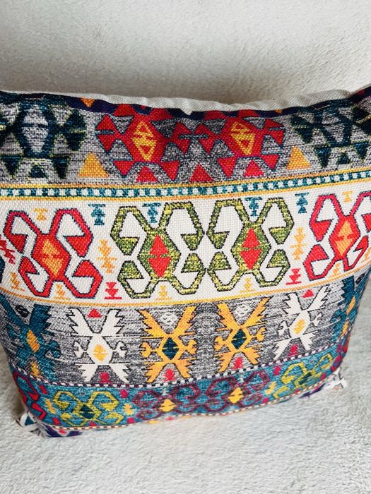 Продаю диванні подушки в асортименті