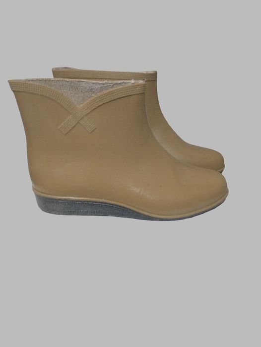 Взуття для дівчинки