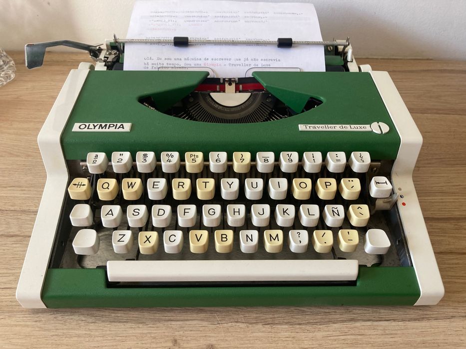 Máquina de escrever  **  Olympia