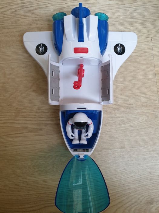 Ігровий набір Astro Venture Space Rover і Shuttle.