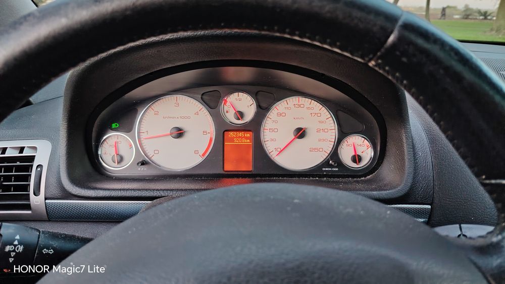 Peugeot 407 SW 1.6 HDi – 2007 
V