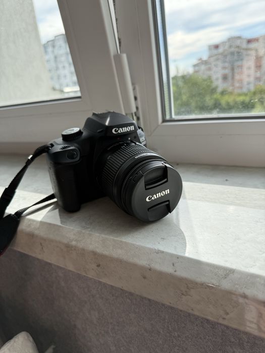 Комплект Canon EOS 4000D + 2 об'єктиви (18-55mm + 50mm 1.8 II) + Штатив і чохол