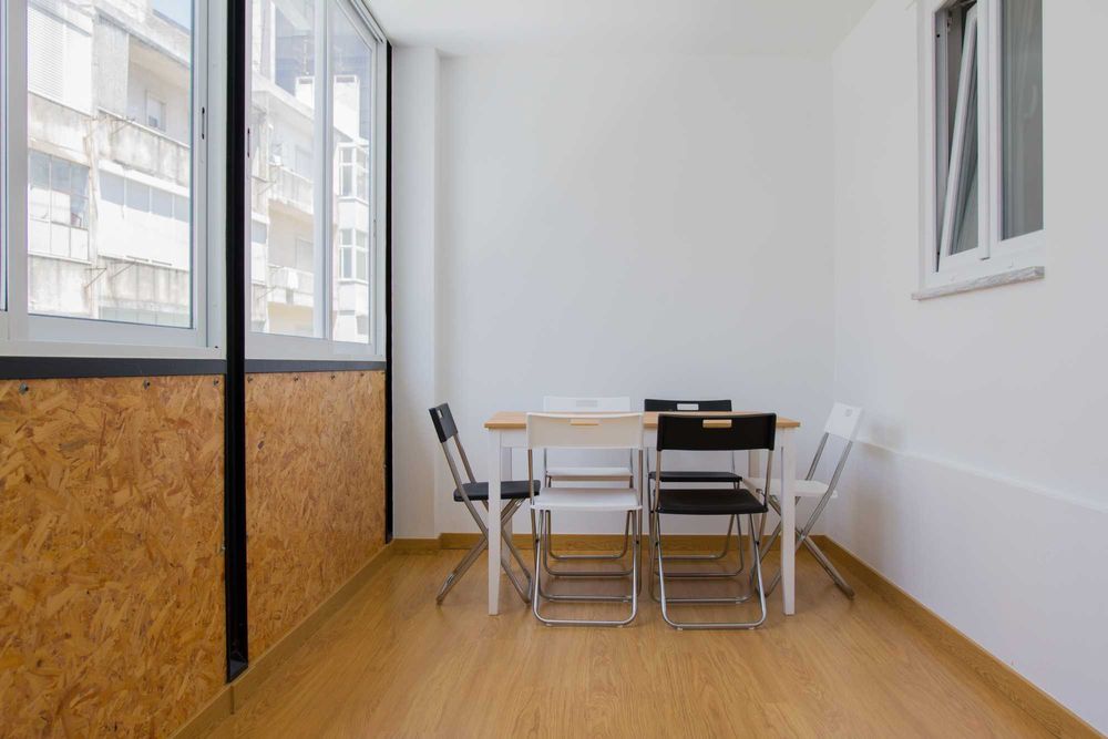 Quarto para arrendar - Entrecampos