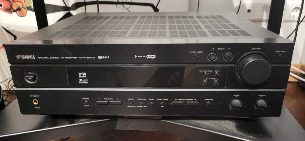 amplificador Yamaha + dvd + 6 colunas de som mod. RX-V430 RDS