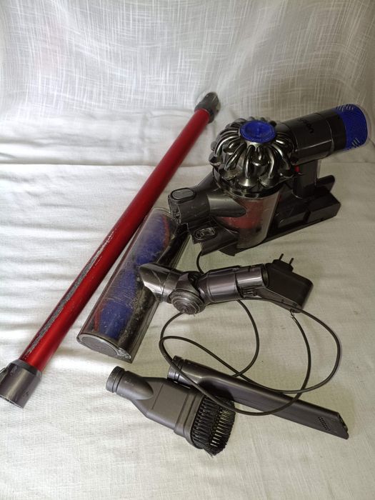 Odkurzacz Dyson V6 bezprzewodowy komplet