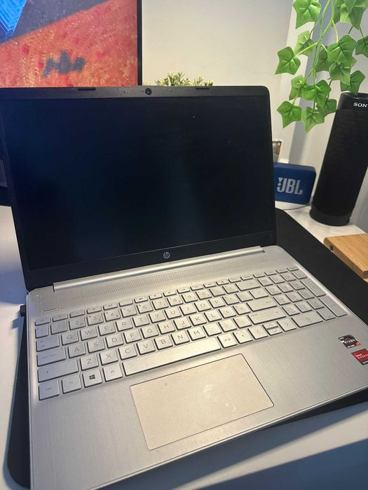 Hp Laptop AMD Ryzen 7 4700U with Radeon Graphics