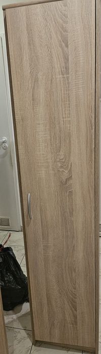 Regał zamykany wysoki