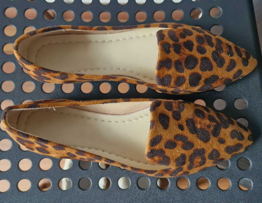 Sapatos rasos animal print