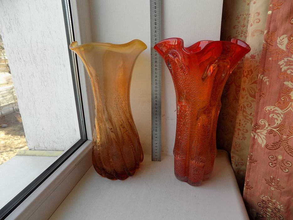 Ваза времен СССР гутное цветное стекло h - 36 см Цена за 1 шт