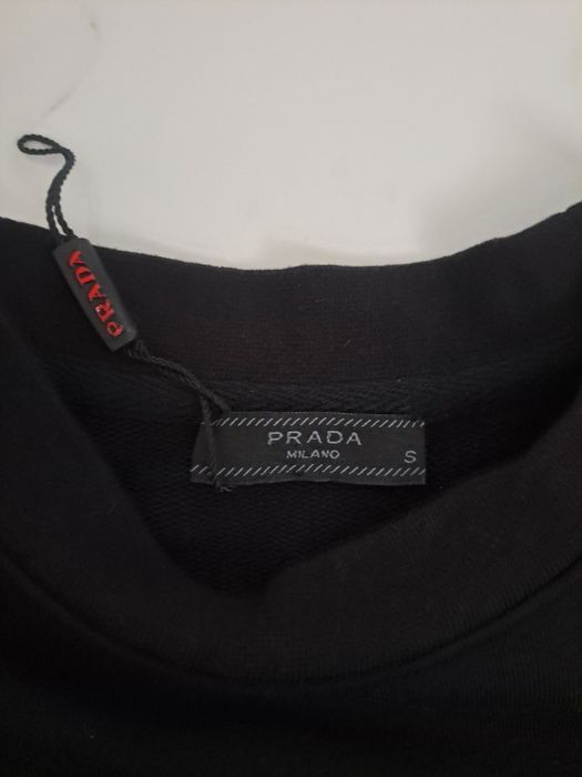 продам светр Prada