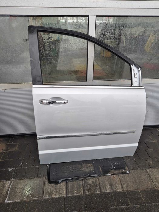 chrysler town country drzwi przednie prawe prawy przód lak PS2 srebrne