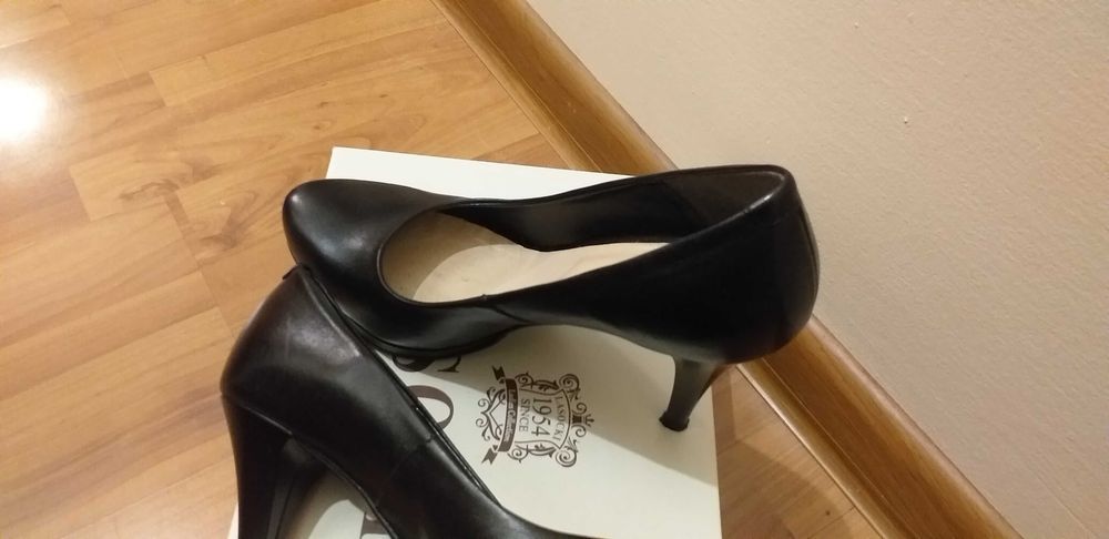 Szpilki czarne skórzane firmy Lasocki roz 37