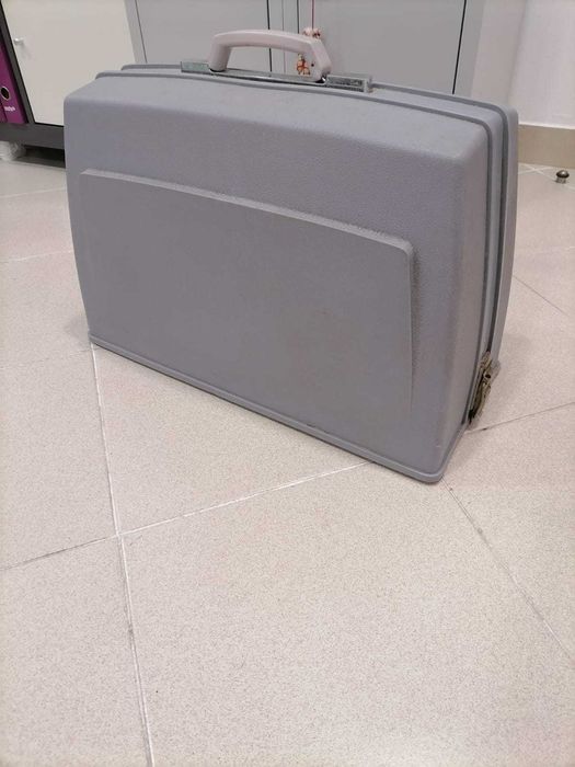 Máquina de costura Mitsubishi elétrica