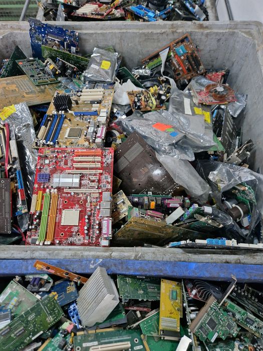 Skup złomu elektronicznego skup płyty głównych skup RAM Skup procesorów skup zlomu komputerowego