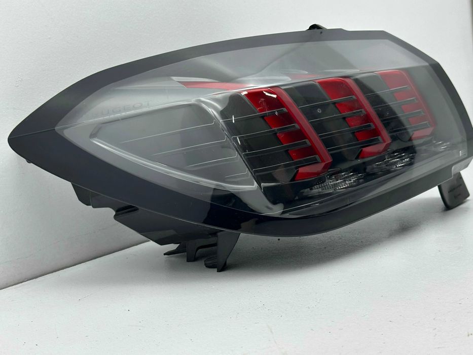 Farolim Esquerdo (LED) - Peugeot 208 II