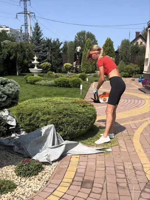 Садовник, уход за участком,стрижка растений