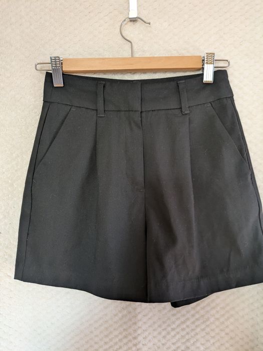 Krótkie spodenki, szorty, bawełna z wiskozą. Mohito. Rozmiar 32/XXS