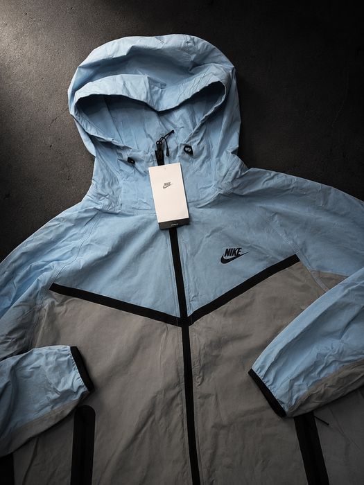 Вітровка Nike Tech Wowen