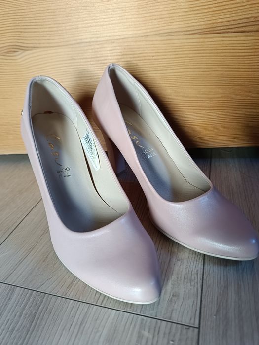 Buty na obcasie r.36 Casu