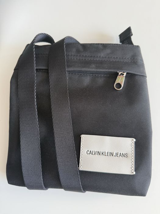 Sprzedam listonoszkę Calvin Klein.