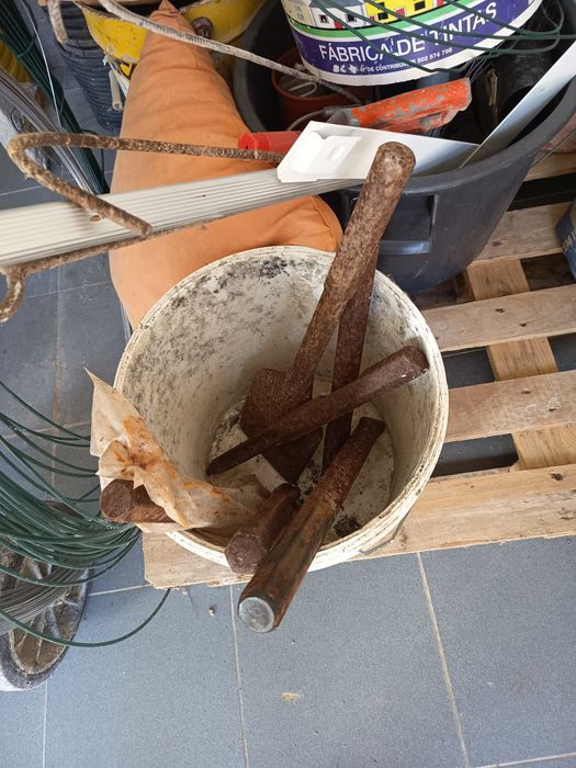 Martelo Demolidor Bosch Profissional GSH 27 + Cinzéis – Revisto