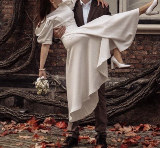 Sukienka slubna midi