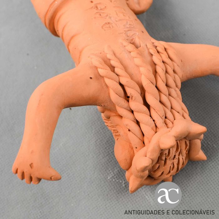 Cristo em terracota “Mistério”