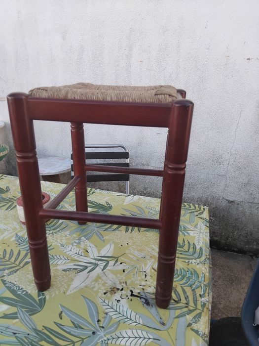 Vendo um banco e um puf