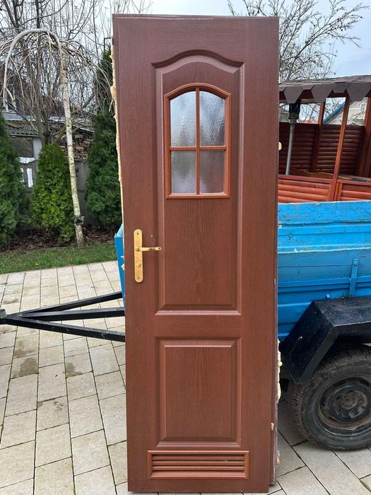 Меблі, шафа, комод, двері вхідні