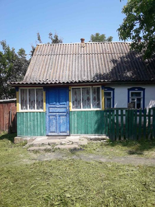 Продається будинок в с.Літки. Лугинської громади .