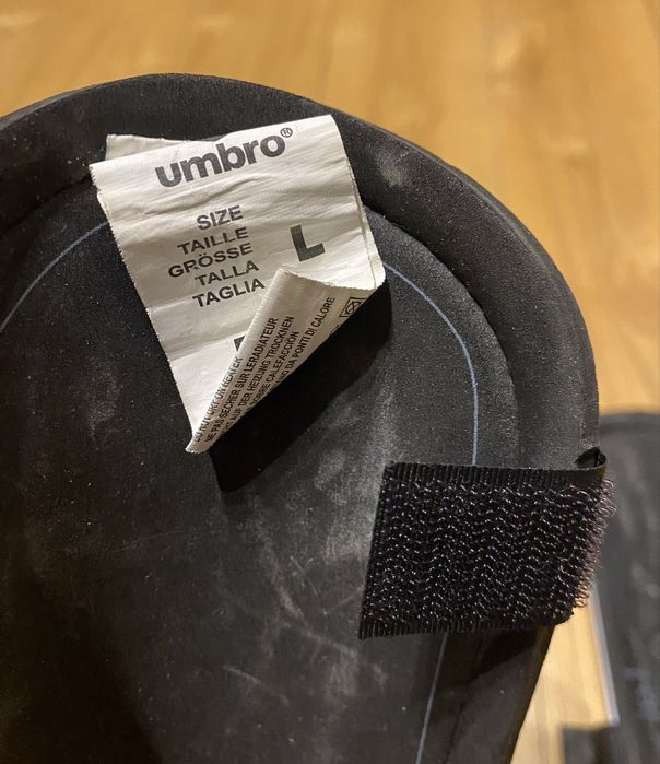 Umbro ochraniacze piłkarskie L Neo Shield – piłka nożna, trening