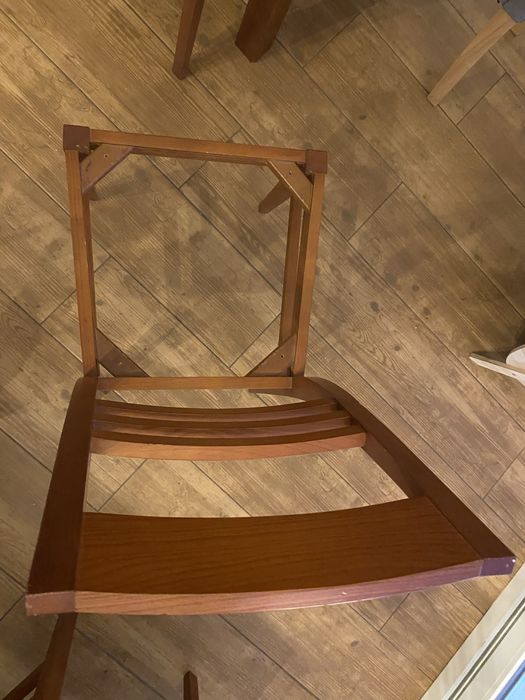 Vendo mesa e 6 cadeiras de jantar