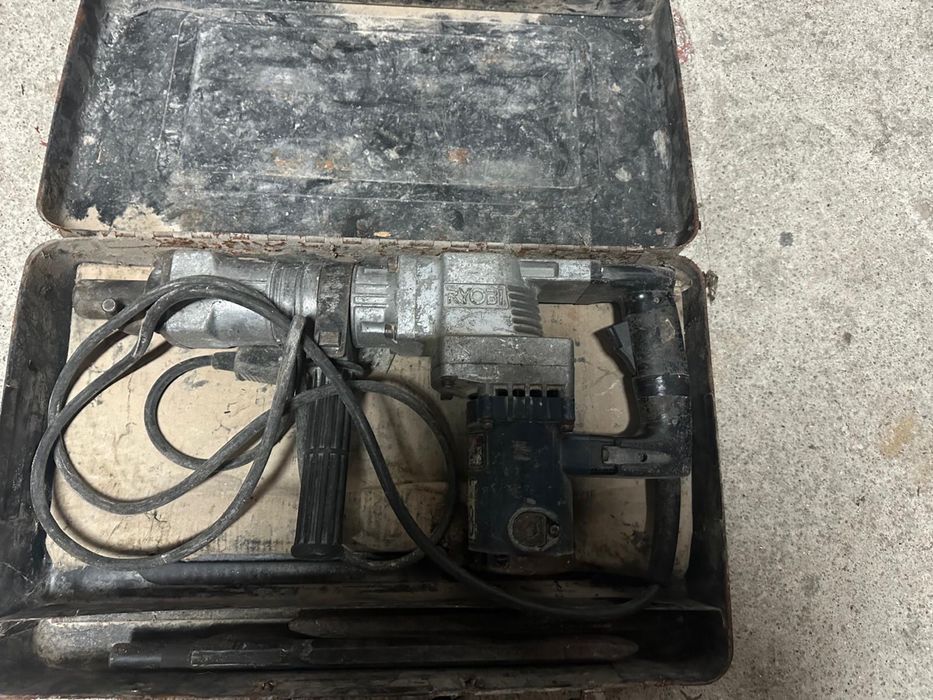 Vendo Máquina furar AEG a funcionar