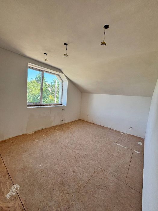 Продам Будинок  6 соток землі