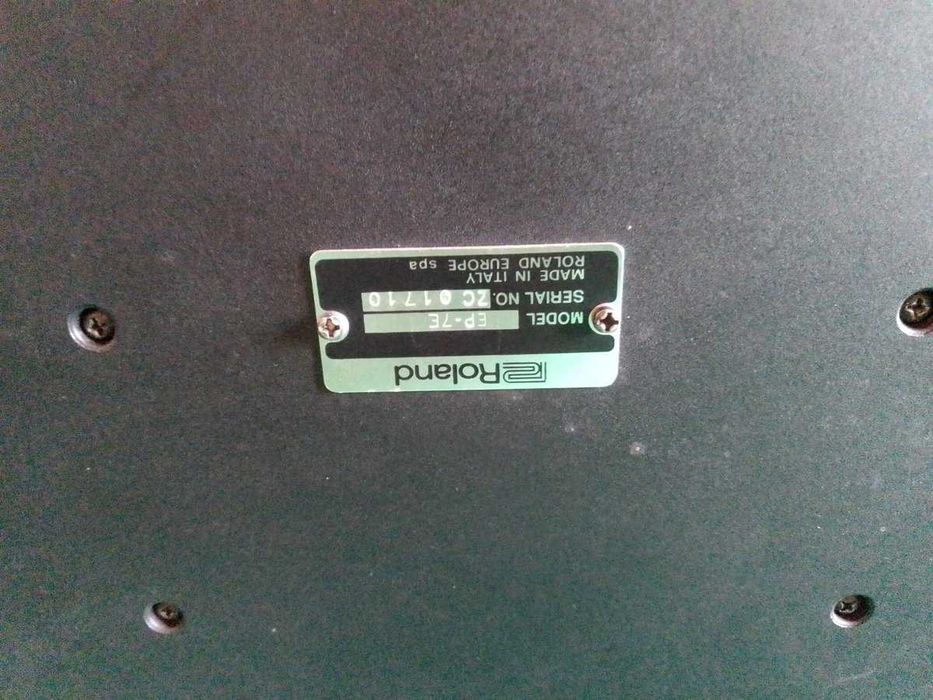 Piano Digital Roland EP7e - 76 Teclas
