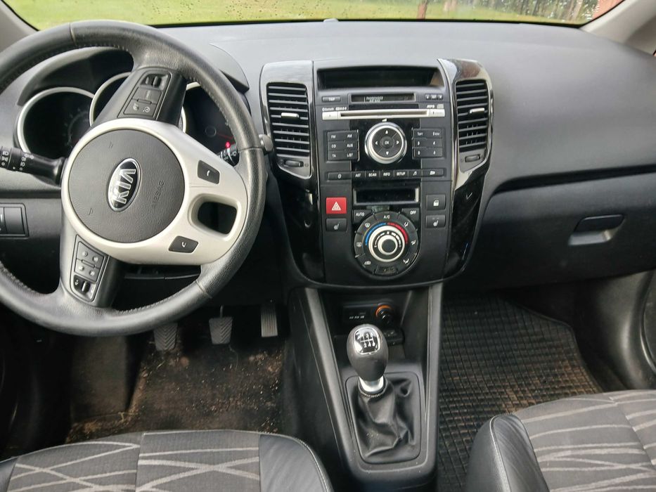 Kia Venga 1,6 z małym przebiegiem