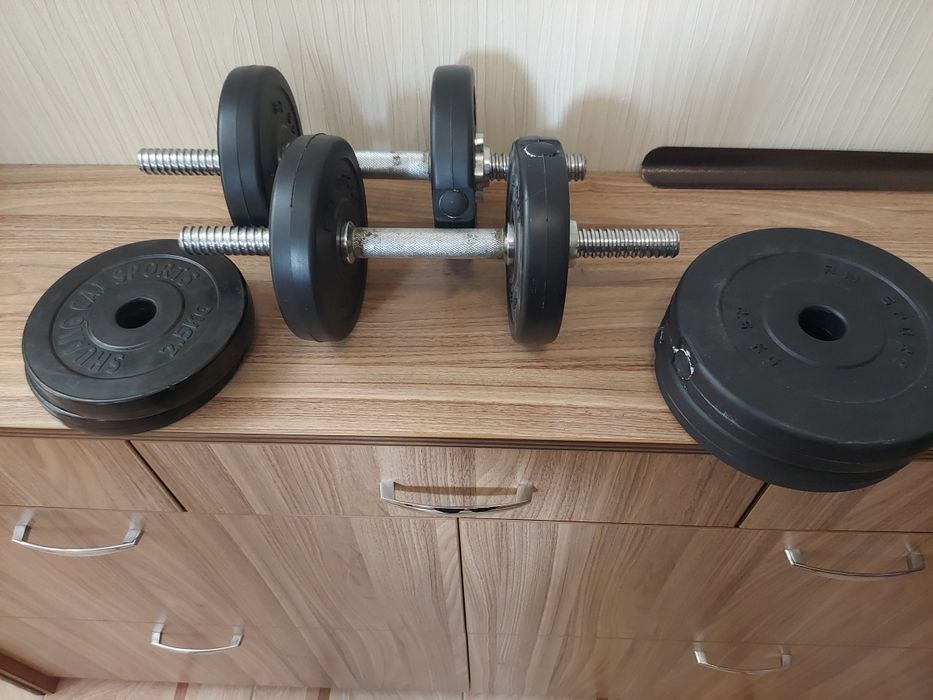 Продам прорезиненные фирменные диски для гантелей и гантели