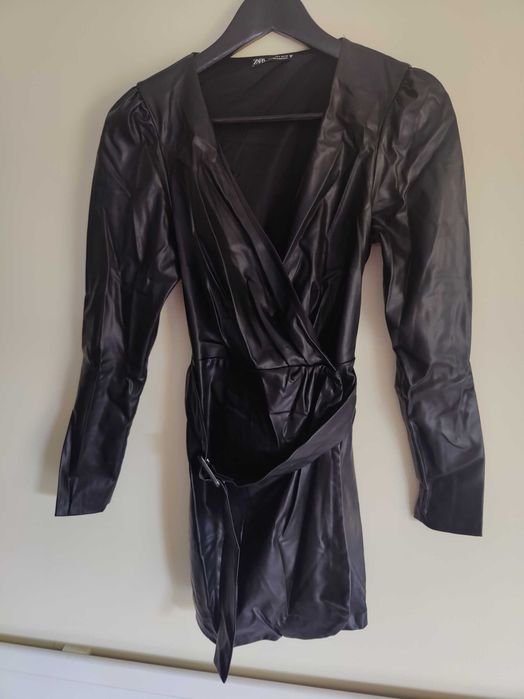 Vestido de manga comprida em pele sintética, tamanho S