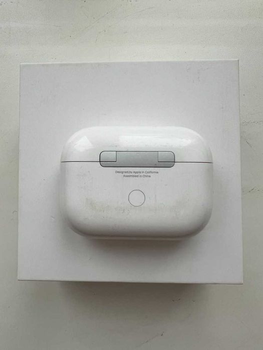 Airpods pro 1 gen Оригінальні, микрофон шипит