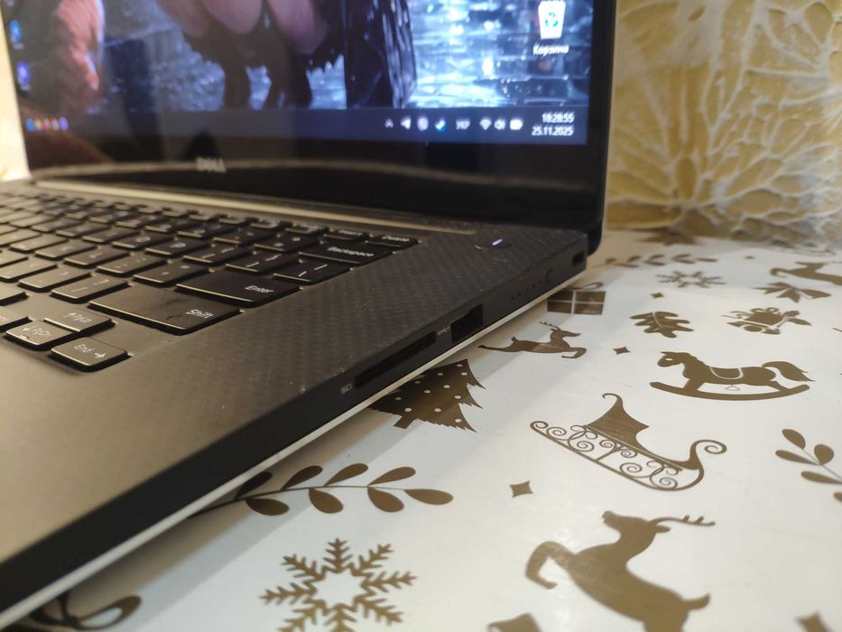 Dell XPS 15 9550 15.6" 4k i7-6700HQ 960m 16ram 256ssd